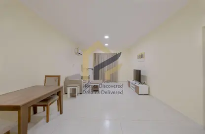 Apartment - 1 Bedroom - 1 Bathroom for rent in Umm Ghuwailina 4 - Umm Ghuwailina - Doha