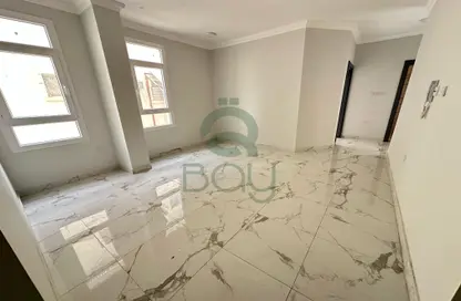 Apartment - 3 Bedrooms - 2 Bathrooms for rent in Hakeem Bin Hazam Street - Mughalina - Doha