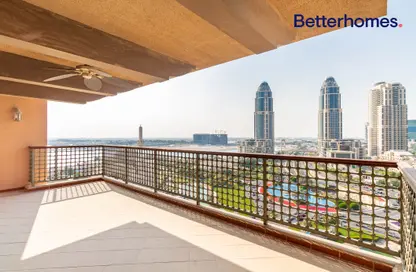 Apartment - 2 Bedrooms - 3 Bathrooms for rent in One Porto Arabia - Porto Arabia - The Pearl Island - Doha