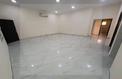 Apartment - 3 Bedrooms - 2 Bathrooms for rent in Al Kheesa - Al Kheesa - Umm Salal Mohammed