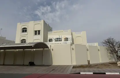 Villa - 7 Bedrooms - 7 Bathrooms for rent in Mamoura 18 - Al Maamoura - Doha