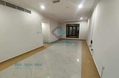 Apartment - 3 Bedrooms - 3 Bathrooms for rent in Thabit Bin Zaid Street - Al Mansoura - Doha