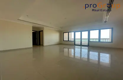 Apartment - 2 Bedrooms - 3 Bathrooms for rent in East Porto Drive - Porto Arabia - The Pearl Island - Doha