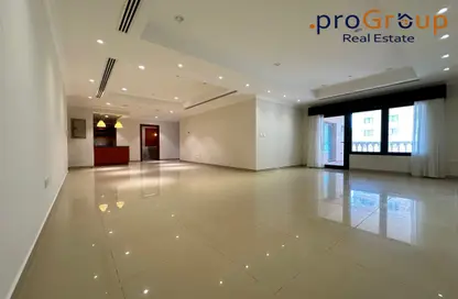 Apartment - 2 Bedrooms - 3 Bathrooms for rent in East Porto Drive - Porto Arabia - The Pearl Island - Doha