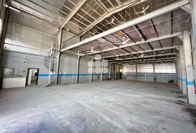 Warehouse - Studio - 3 Bathrooms for rent in Industrial Area 1 - Industrial Area - Doha