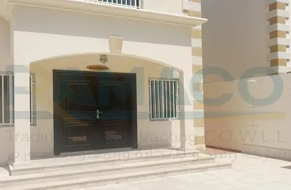 Villa - 5 Bedrooms - 5 Bathrooms for rent in Al Maamoura - Doha