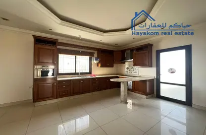 Villa - 7 Bedrooms for sale in Ain Khaled - Ain Khaled - Doha