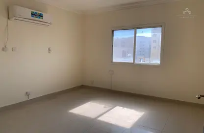 Apartment - 1 Bedroom - 1 Bathroom for rent in Umm Ghuwalina - Umm Ghuwailina - Doha