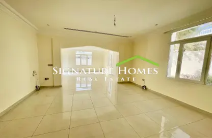 Villa - 6 Bedrooms for rent in Onaiza Street - Diplomatic Area - Doha