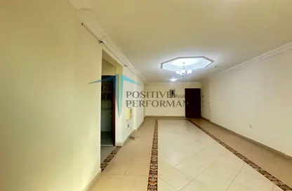 Apartment - 2 Bedrooms - 2 Bathrooms for rent in Les Roses Executive Apartments 1 - Les Roses Executive Apartments - Najma - Doha