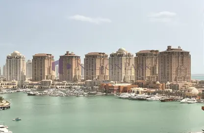 Apartment - 2 Bedrooms - 3 Bathrooms for rent in Tower 4 - Porto Arabia - The Pearl Island - Doha