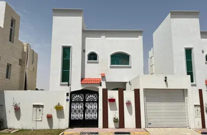 Compound - 3 Bedrooms - 3 Bathrooms for rent in Ain Khaled - Doha