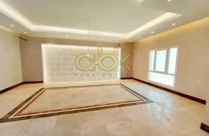 Villa - 7 Bedrooms for sale in Al Duhail North - Al Duhail - Doha