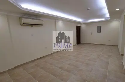 Apartment - 3 Bedrooms - 3 Bathrooms for sale in Al Mansoura - Al Mansoura - Doha