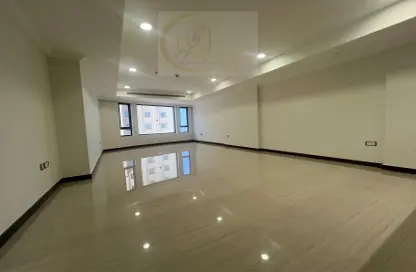 Apartment - Studio - 1 Bathroom for rent in One Porto Arabia - Porto Arabia - The Pearl Island - Doha