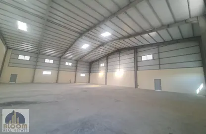 Warehouse - Studio - 7 Bathrooms for sale in East Industrial Street - Birkat Al Awamer - Al Wakra