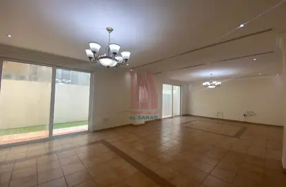 Villa - 3 Bedrooms - 3 Bathrooms for rent in Al Nasr Street - Al Nasr - Doha