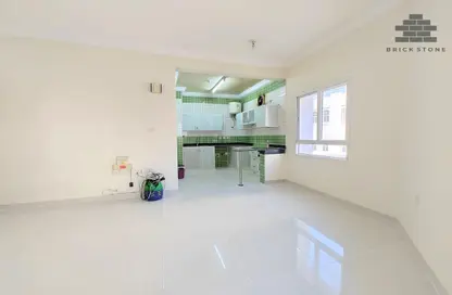 Apartment - 1 Bedroom - 1 Bathroom for rent in Umm Ghuwailina 4 - Umm Ghuwailina - Doha