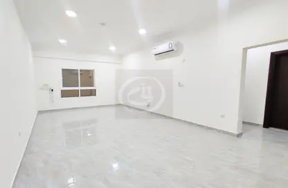 Apartment - 2 Bedrooms - 2 Bathrooms for rent in Muntazah 10 - Al Muntazah - Doha