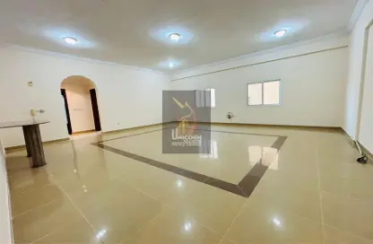 Apartment - 2 Bedrooms - 2 Bathrooms for rent in Ibn Asakir Street - Najma - Doha