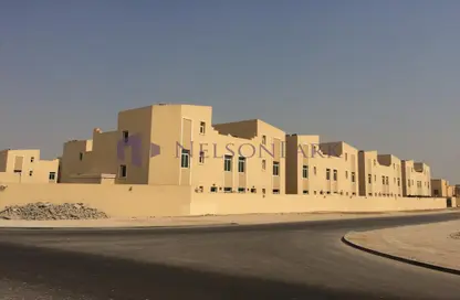 Villa - 6 Bedrooms - 5 Bathrooms for rent in Al Kheesa - Al Kheesa - Umm Salal Mohammed