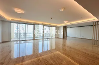 Penthouse - 3 Bedrooms - 5 Bathrooms for rent in Viva West - Viva Bahriyah - The Pearl Island - Doha