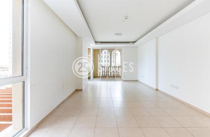 Apartment - 2 Bedrooms - 3 Bathrooms for rent in Viva East - Viva Bahriyah - The Pearl Island - Doha