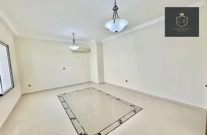 Compound - 5 Bedrooms - 6 Bathrooms for rent in Al Wakra - Al Wakra - Al Wakrah - Al Wakra