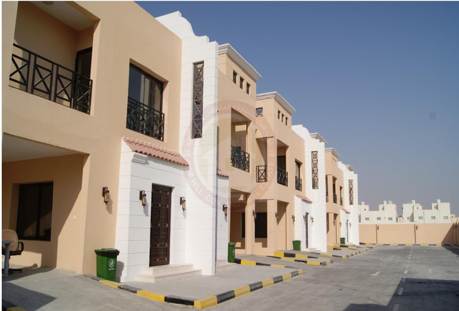 NO COMMISSION - 1 MONTH FREE - 3 BHK Villa Ain Khalid - ref tophill ...