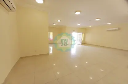 Villa - 4 Bedrooms - 4 Bathrooms for rent in Al Sakhama - Doha