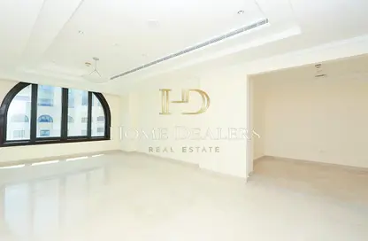 Apartment - 2 Bedrooms - 3 Bathrooms for rent in West Porto Drive - Porto Arabia - The Pearl Island - Doha