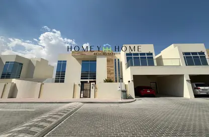 Villa - 4 Bedrooms - 5 Bathrooms for rent in Ain Khaled - Ain Khaled - Doha