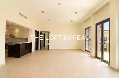 Apartment - 2 Bedrooms - 3 Bathrooms for rent in Carnaval - Qanat Quartier - The Pearl Island - Doha