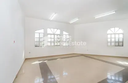 Apartment - 2 Bedrooms - 2 Bathrooms for rent in Zekreet Street - Al Kharaitiyat - Umm Salal Mohammed