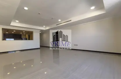 Apartment - 1 Bedroom - 2 Bathrooms for rent in Tower 21 - Porto Arabia - The Pearl Island - Doha