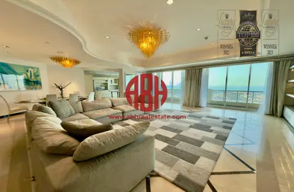 Penthouse - 4 Bedrooms - 5 Bathrooms for rent in Viva West - Viva Bahriyah - The Pearl Island - Doha