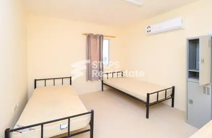 Labor Camp - Studio for rent in Al Khor Community - Al Khor