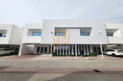 Villa - 5 Bedrooms - 6 Bathrooms for rent in Muraikh - AlMuraikh - Doha