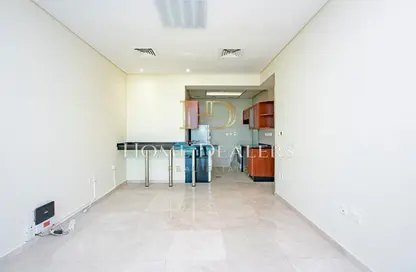 Apartment - 2 Bedrooms - 2 Bathrooms for rent in Zig Zag Tower A - Zig Zag Towers - West Bay - Doha