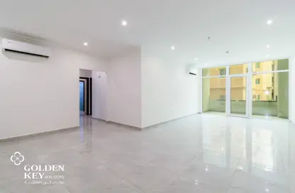 Apartment - 2 Bedrooms - 3 Bathrooms for rent in Al Sadd Road - Al Sadd - Doha