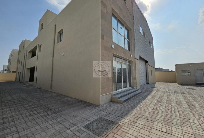 Warehouse - Studio - 6 Bathrooms for rent in Birkat Al Awamer - Al Wakra