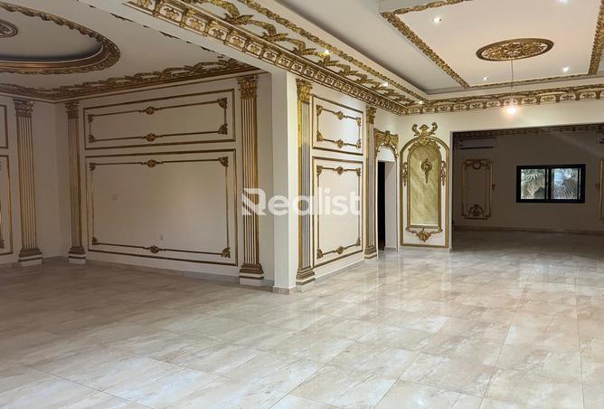 Villa - 5 Bedrooms - 6 Bathrooms for rent in Omar Al Mukhtar Street - Diplomatic Area - Doha