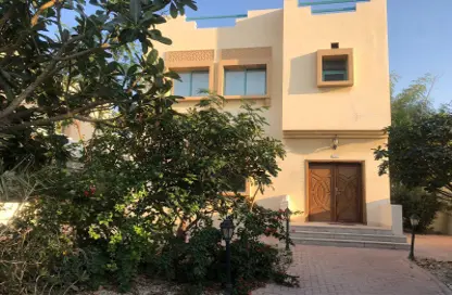 Villa - 3 Bedrooms - 4 Bathrooms for rent in Mamoura 18 - Al Maamoura - Doha