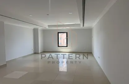 Apartment - 1 Bedroom - 2 Bathrooms for rent in East Porto Drive - Porto Arabia - The Pearl Island - Doha