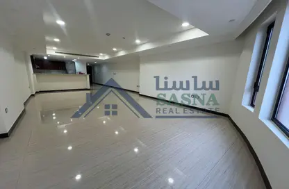 Apartment - 1 Bathroom for rent in Porto Arabia - The Pearl Island - Doha