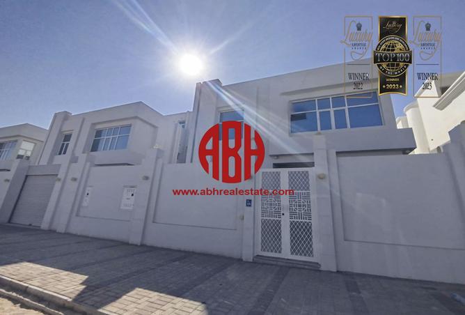 Villa - 7+ Bedrooms - 7+ Bathrooms for sale in Al Kheesa - Al Kheesa - Umm Salal Mohammed