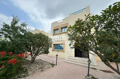 Villa - 3 Bedrooms - 4 Bathrooms for rent in Mamoura 18 - Al Maamoura - Doha