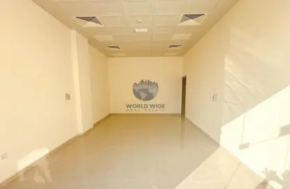 Shop - Studio - 1 Bathroom for rent in Al Gharrafa - Al Gharrafa - Doha