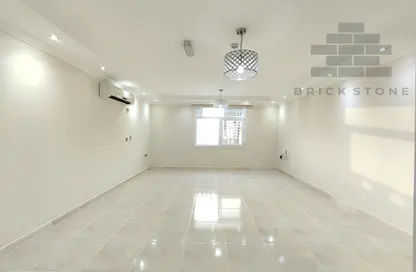 Apartment - 2 Bedrooms - 2 Bathrooms for rent in Fereej Bin Mahmoud South - Fereej Bin Mahmoud - Doha