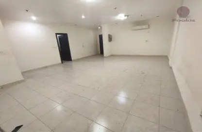 Apartment - 2 Bedrooms - 2 Bathrooms for rent in Al Nasr Street - Al Nasr - Doha